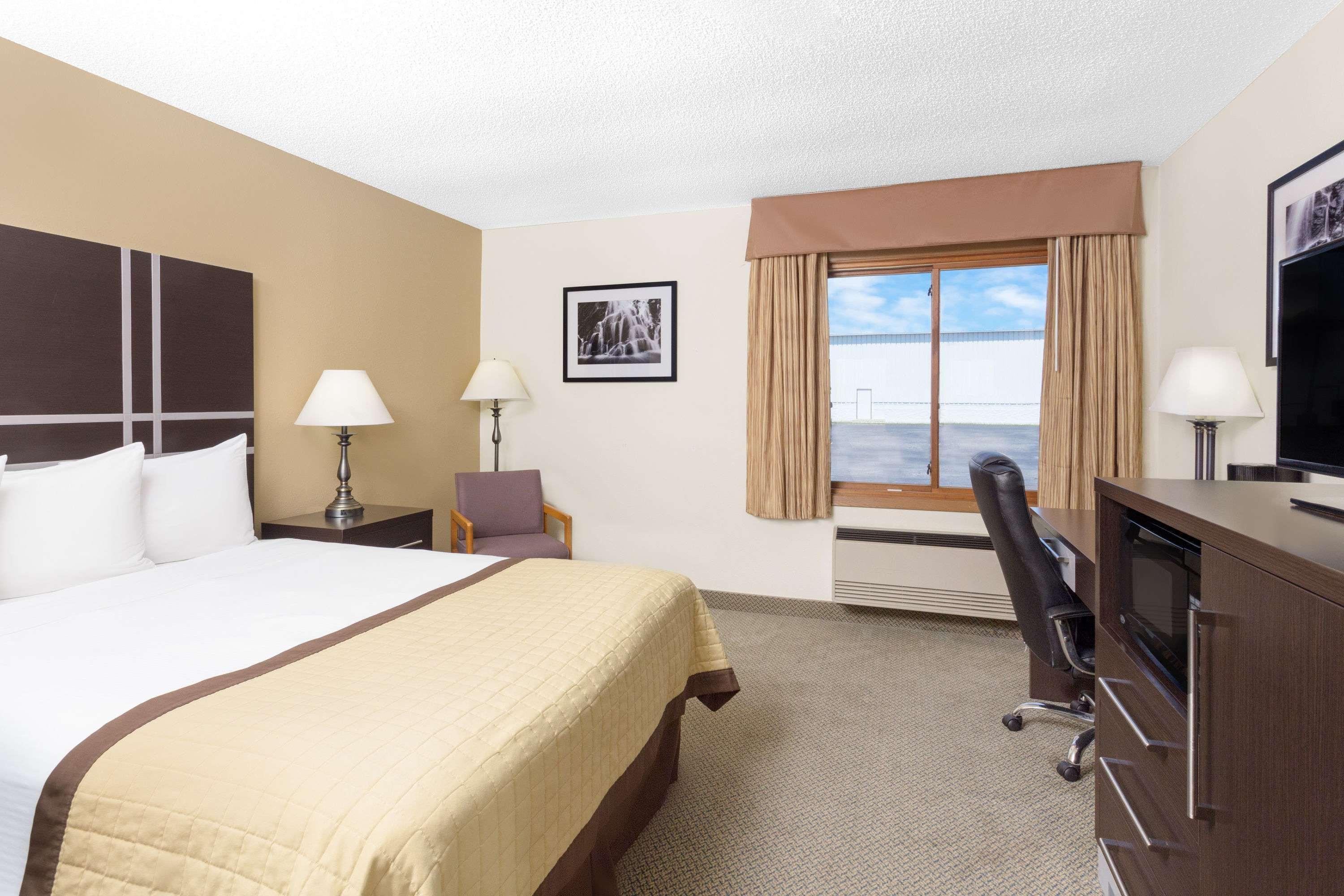 Baymont By Wyndham Green Bay Exterior foto
